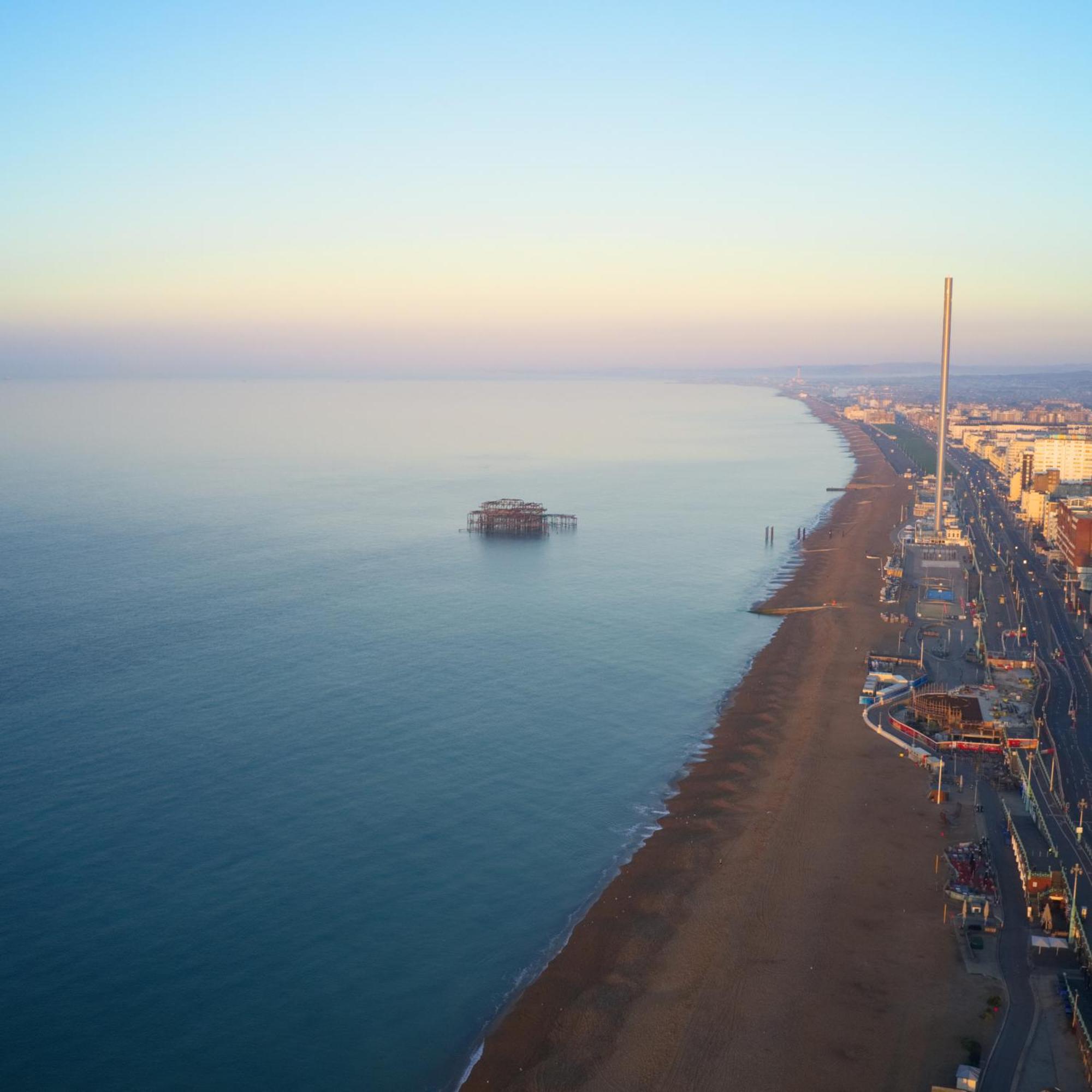 Central - 5 Min Walk From Beach And Pier And Within Walking Distance Of The Train Station - Sleeps Up To 6 Guests! Hove