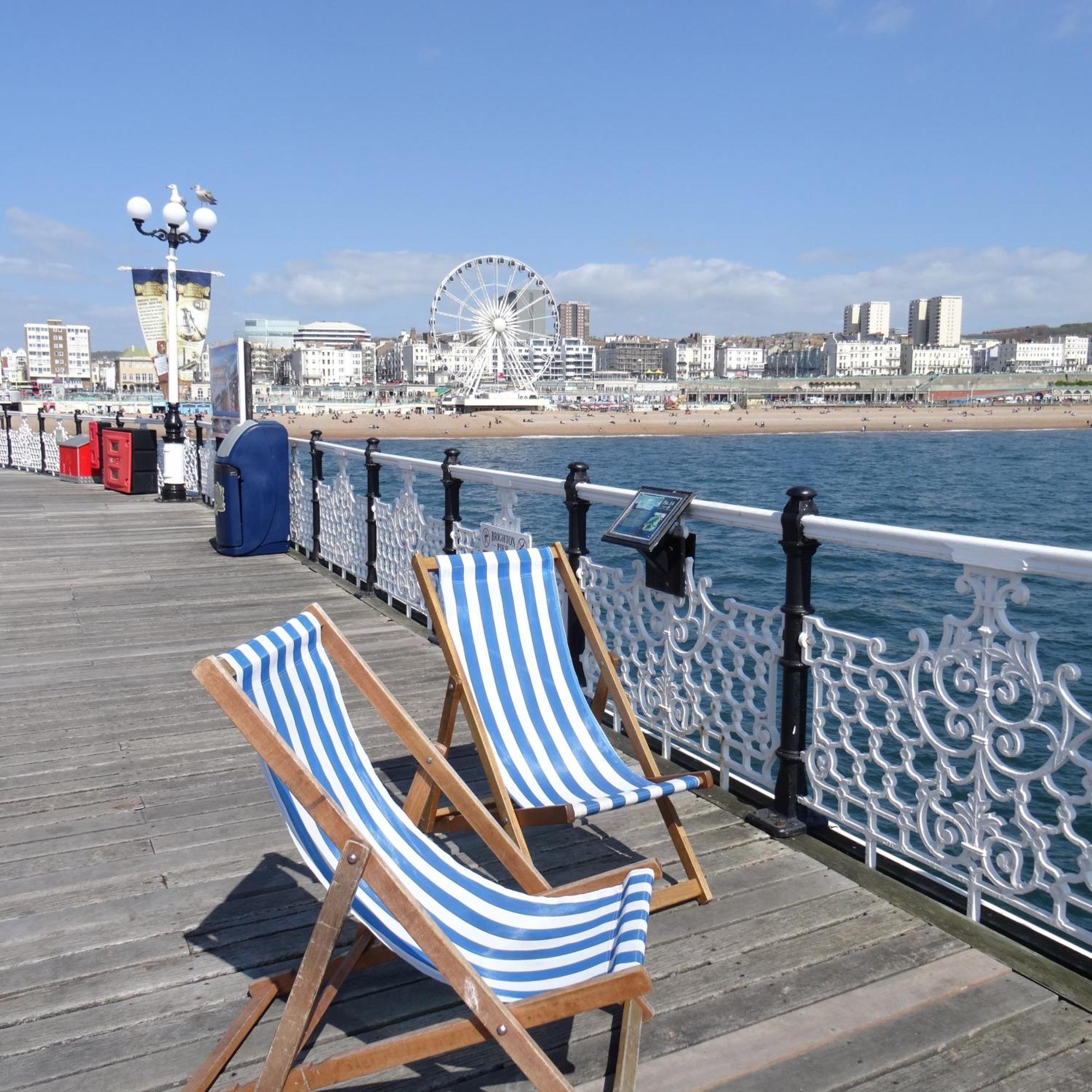 Central - 5 Min Walk From Beach And Pier And Within Walking Distance Of The Train Station - Sleeps Up To 6 Guests! Appartement