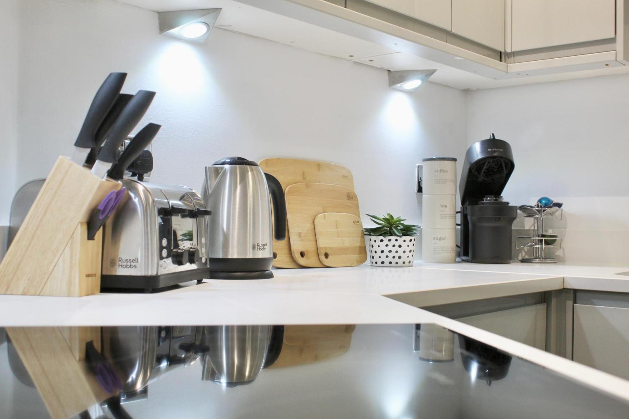 Appartement Central - 5 Min Walk From Beach And Pier And Within Walking Distance Of The Train Station - Sleeps Up To 6 Guests!