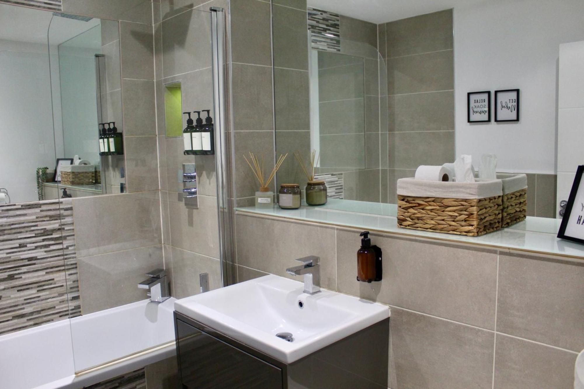 Central - 5 Min Walk From Beach And Pier And Within Walking Distance Of The Train Station - Sleeps Up To 6 Guests! Appartement