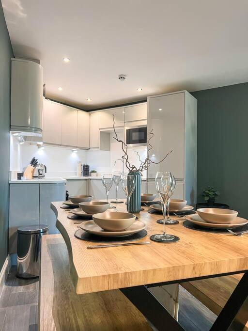 Appartement Central - 5 Min Walk From Beach And Pier And Within Walking Distance Of The Train Station - Sleeps Up To 6 Guests! Hove